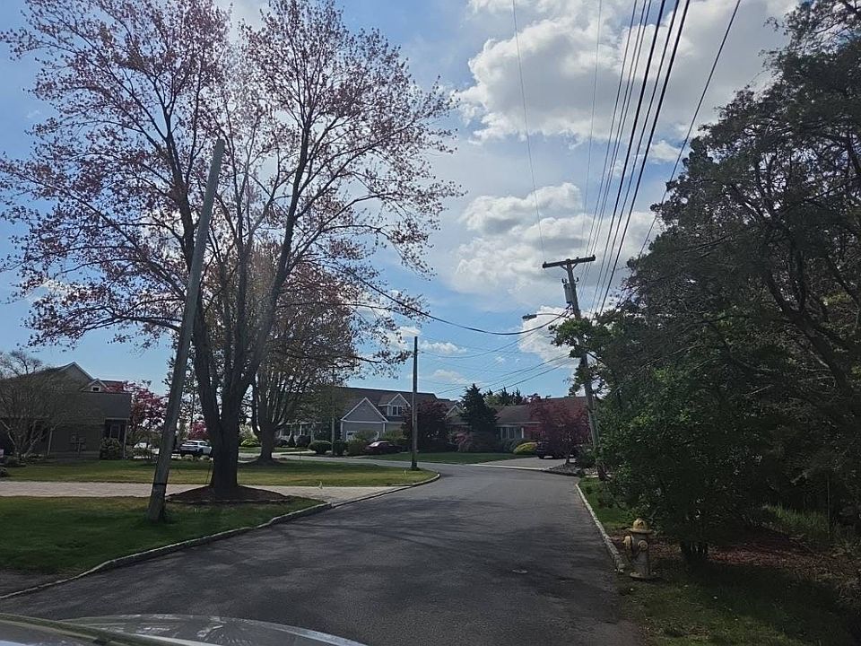 2nd image of 97 Flag Point Rd
