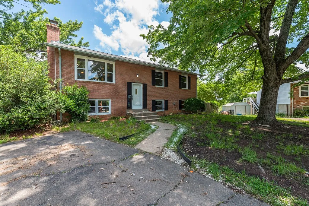 1693 Burntwood Ct photo 1
