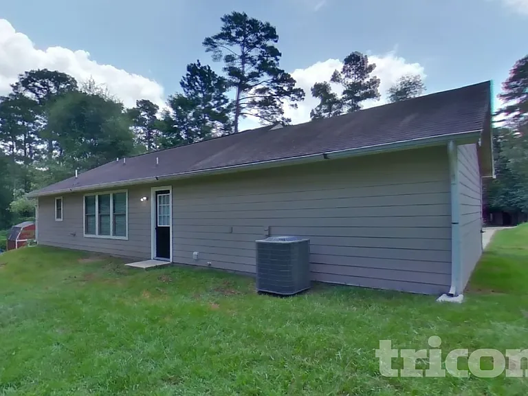 10951 Royal Forest Dr — Photo 16