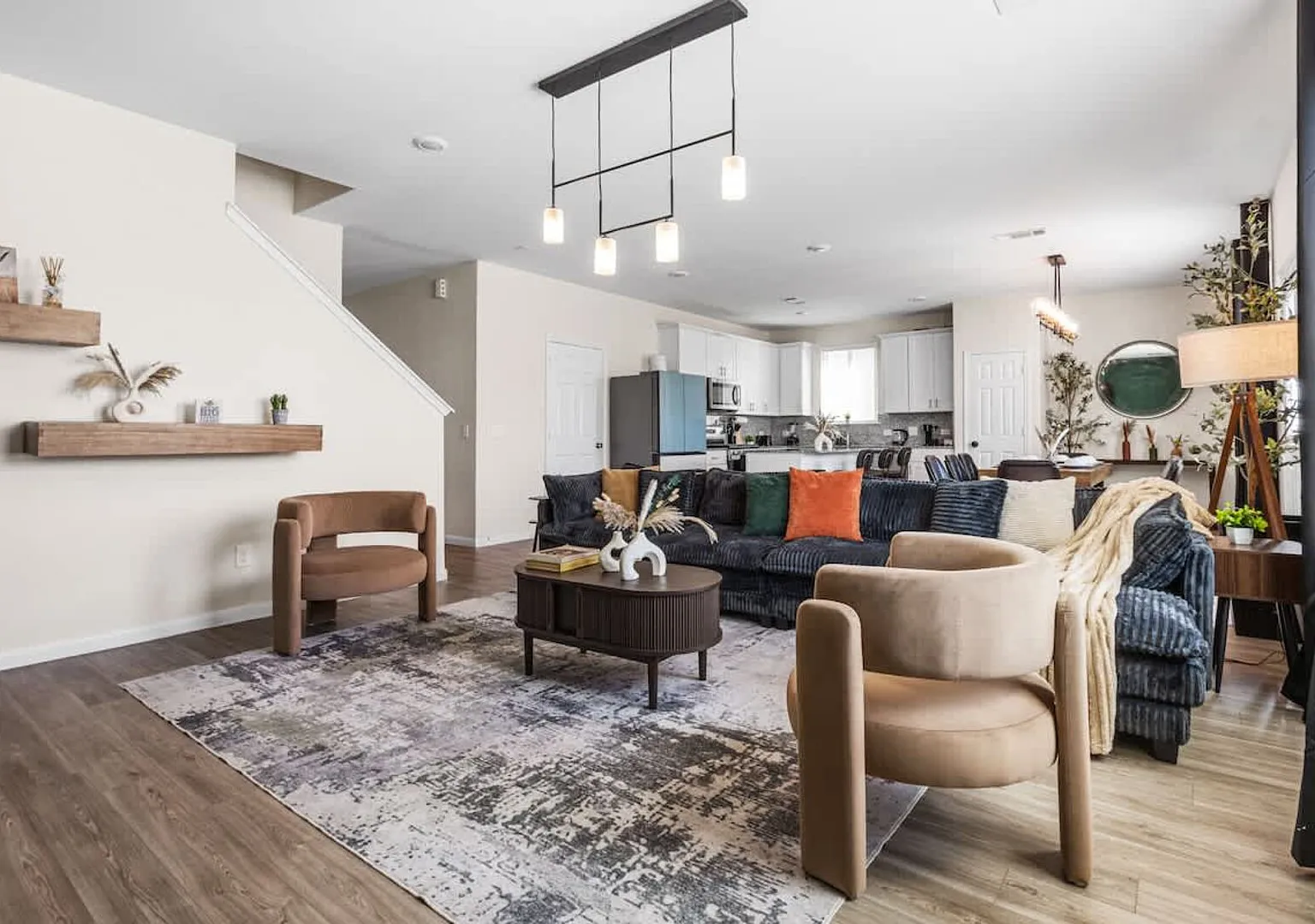 Modern 5br House | Sleeps 14 | 1gb |Wd | Nasa, Nrg — Photo 2