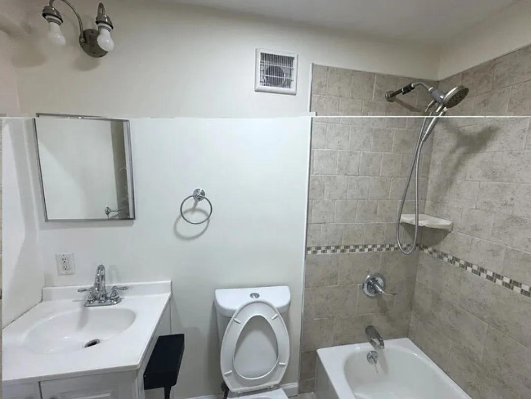 3 bed, 1000 sqft, $3,500 — Photo 4