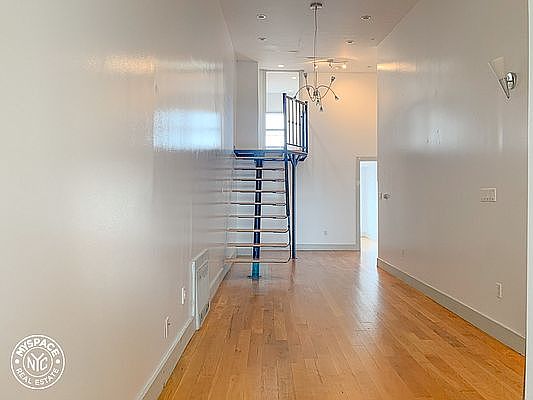 3rd image of 231 Jefferson St #3LF