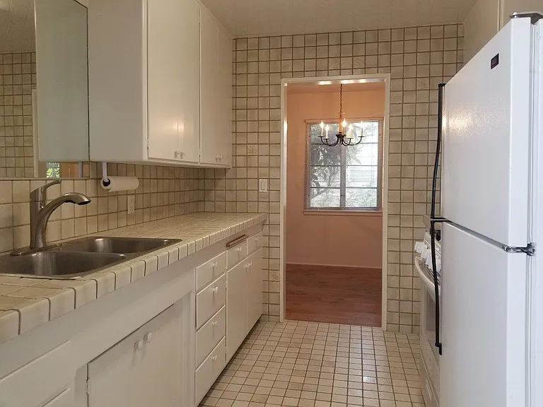 22 W Pedregosa St — Photo 5