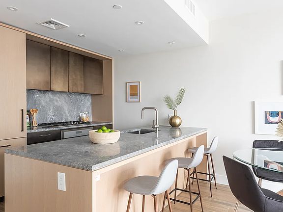 2nd image of 561 Pacific St #507