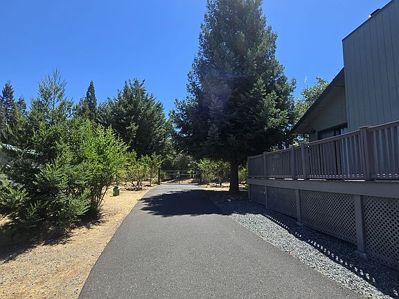 4th image of 13033 Clements Rd
