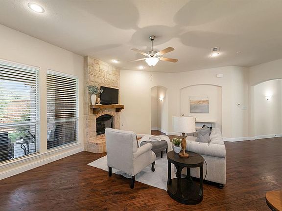 5th image of 6977 Warbler Ln