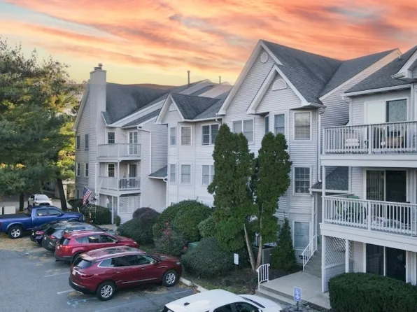 65 Boulder Run Rd, Paterson City, NJ 07501
