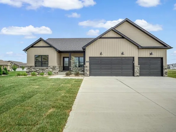 704 Eisenhower Blvd, Troy, IL 62295