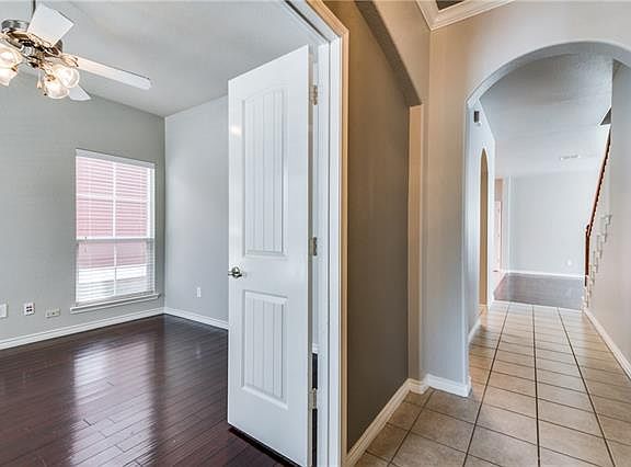 3rd image of 1213 Hayden Ln