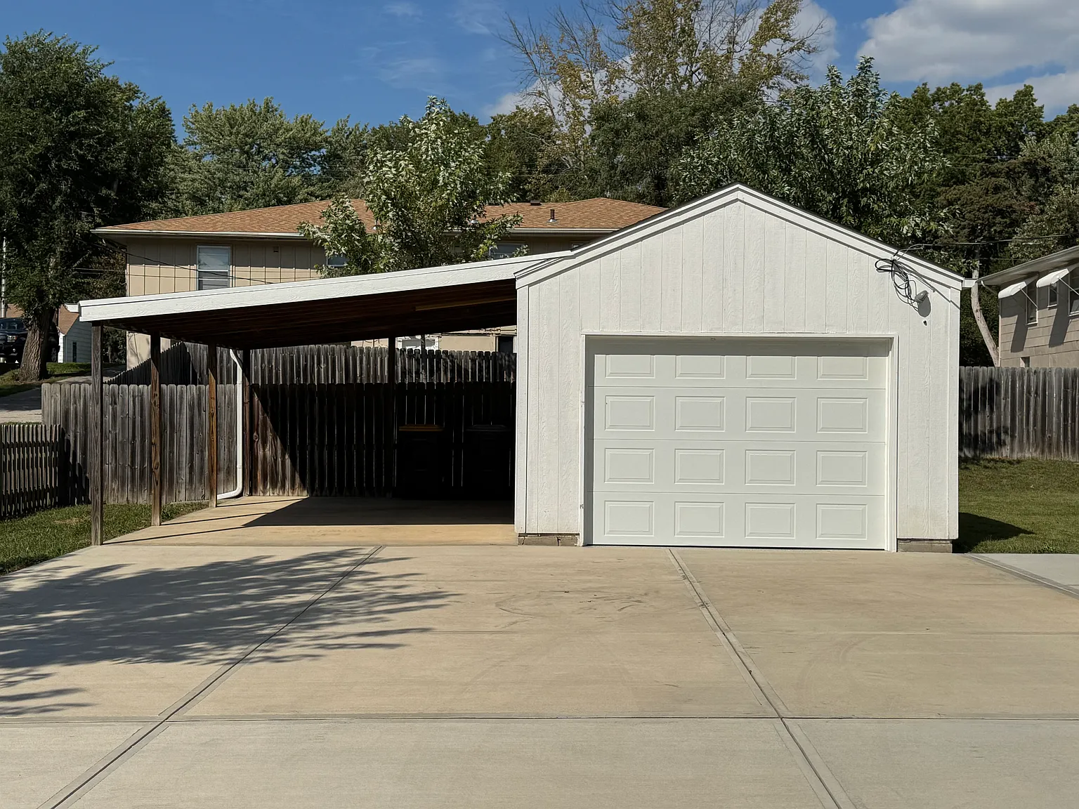 2 bed, 1000 sqft, $1,700 — Photo 2
