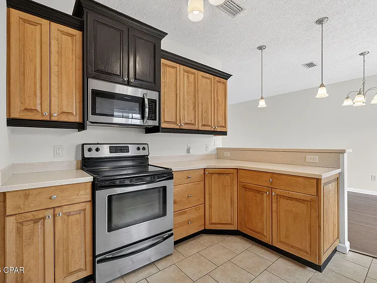 2605 Avondale Ct — Photo 9