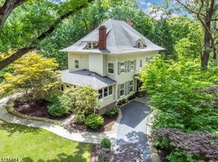 324 Morris Ave, Mountain Lakes, NJ 07046