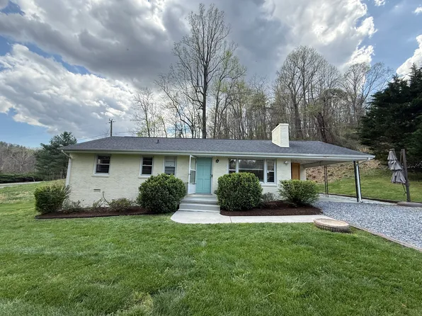 5621 Bridlewood Dr, Roanoke, VA 24018