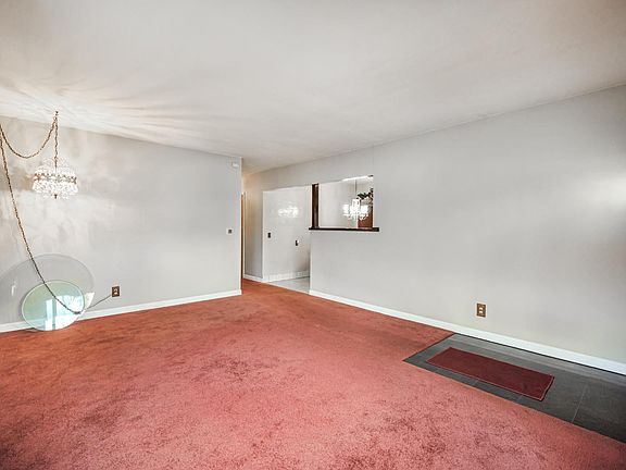 5th image of 153 Sonoma St