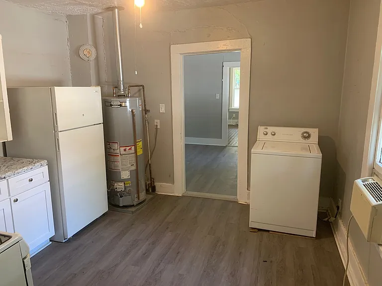 3578 Vernon Ave — Photo 3
