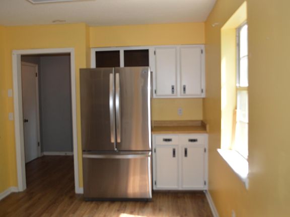 2nd image of 1400 Caramel Cir