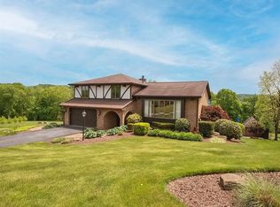 132 Ridge Dr, Apollo, PA 15613