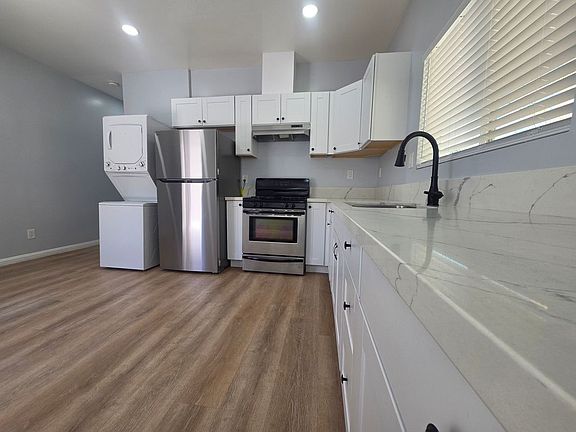 2nd image of 1715 W 64th St #A