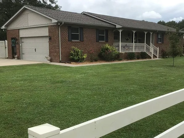 300 Villa Maria Ct, Paducah, KY 42003
