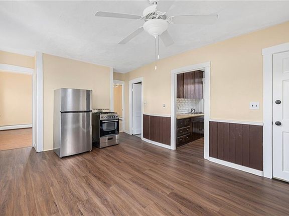 3rd image of 16 Pacific St Floor 2