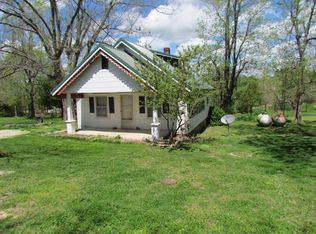 53 Livery Ln, Fair Grove, MO 65648