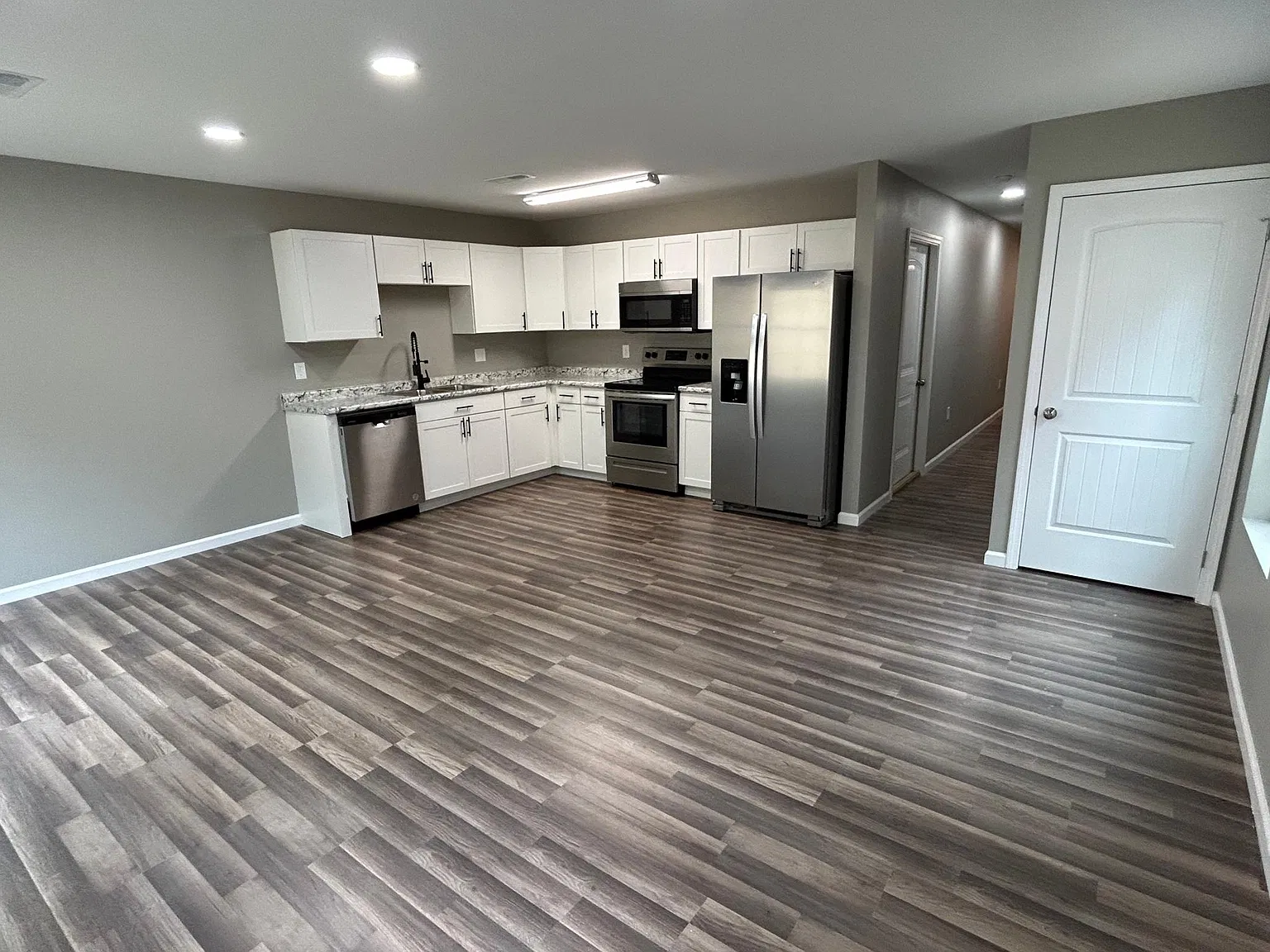 2 bed, 2.5 bath, 1200 sqft, $1,700 — Photo 4