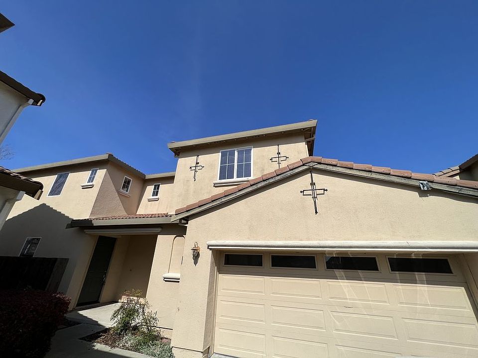 1st image of 3990 Martis St