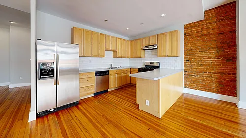 313 N Charles St Photo 1