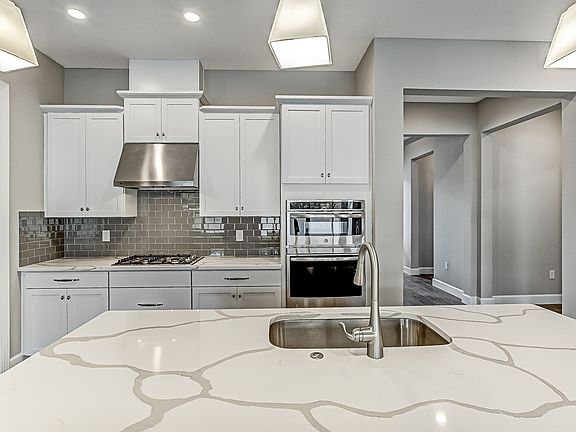 5th image of 381 Stone Creek Cir