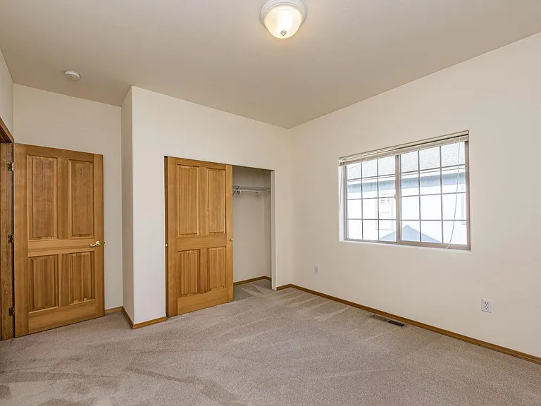 70 Nesting Pl — Photo 17