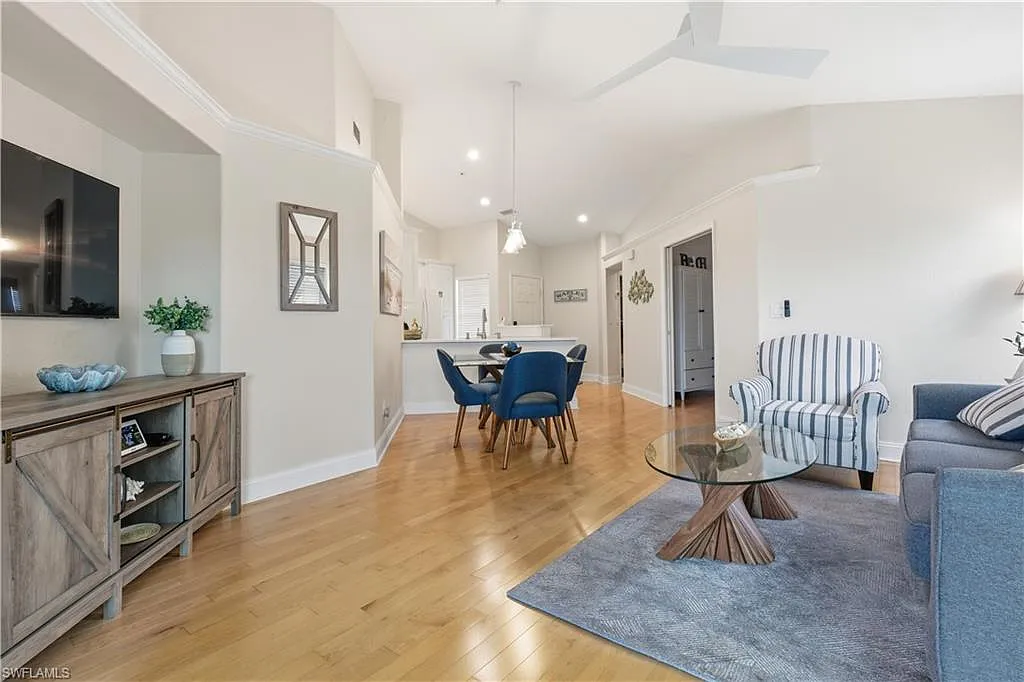2 bed, 2.0 bath, 1193 sqft, $6,500 — Photo 4