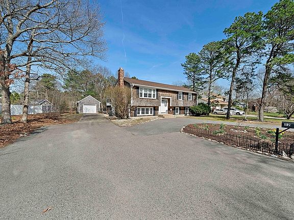 3rd image of 52 Montgomery Dr