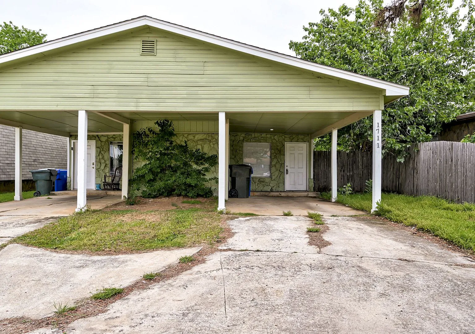 Fantastic 2 Bed/ 1.5 Bath Located in Norman — Photo 2