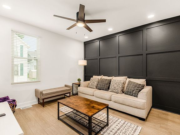 3rd image of 575 E Columbus St