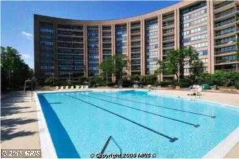 1st image of 1805 Crystal Dr APT 714S