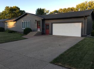 1444 Dogwood Ave, Grafton, ND 58237