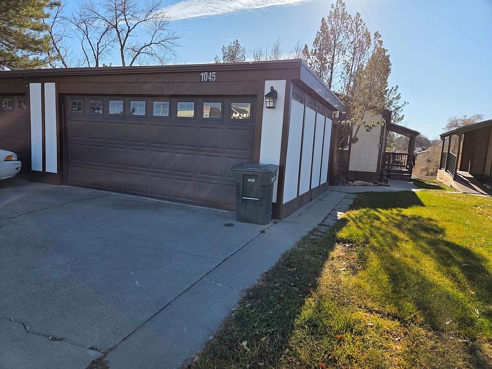 1st image of 1045 Lakeside Dr