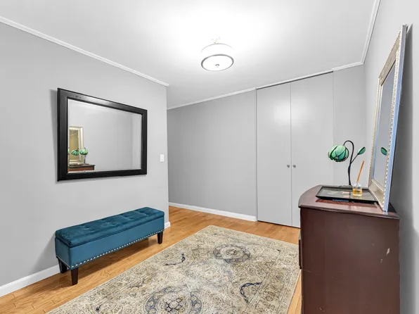 5800 Arlington Avenue image 5 of 15