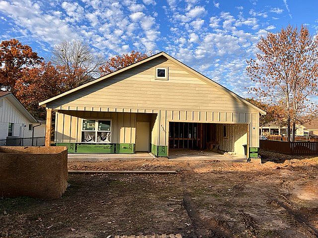 1st image of 351 Enchanted Dr