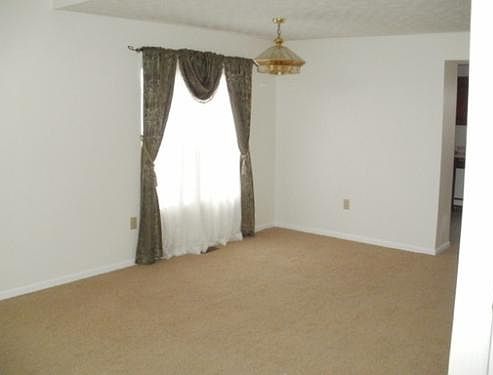3rd image of 2211 Polo Park Dr
