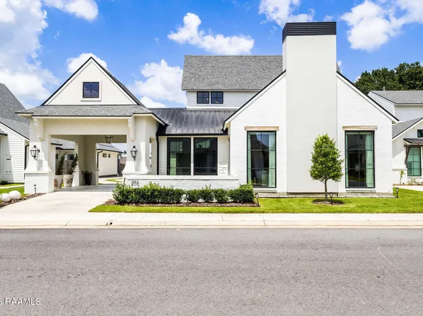 203 Shadow Bend Dr, Broussard, LA 70518