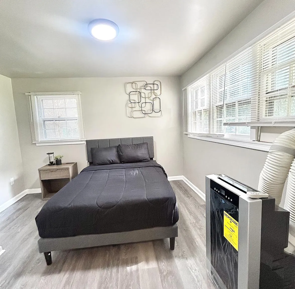 4 bed, 3.5 bath, 1400 sqft, $979 — Photo 1
