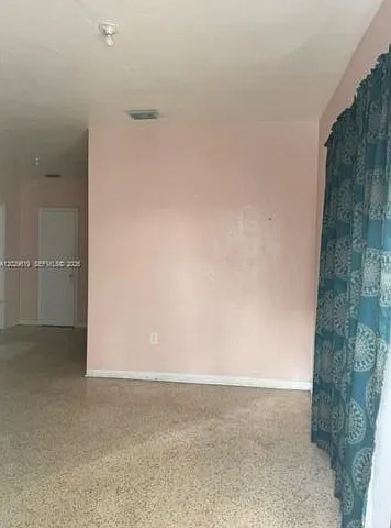75 SW 72nd Ave — Photo 12