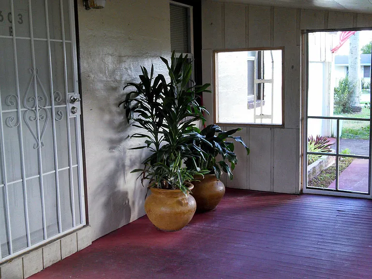 603 Center Rd #B — Photo 2
