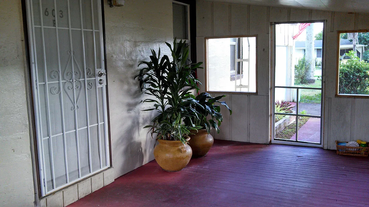 Building Photo - 603 Center Rd #B