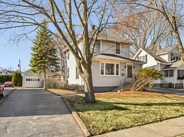 1206 Griffith Rd, Lake Forest, IL 60045