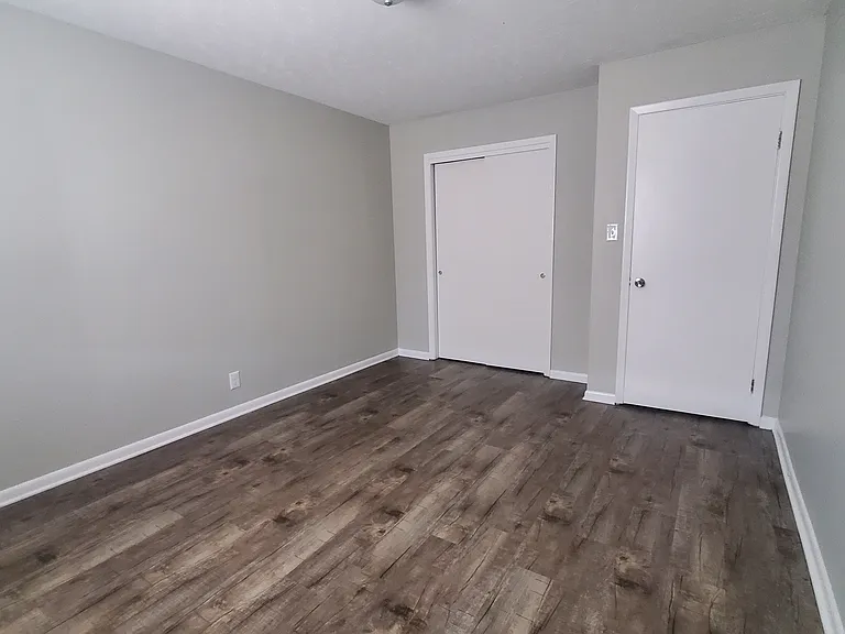 802 E King St #11 — Photo 6
