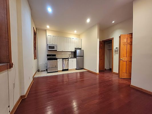 2nd image of 449 E 78th St #3R
