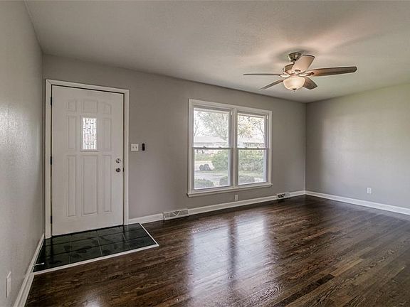 3rd image of 13151 Sycamore Ave