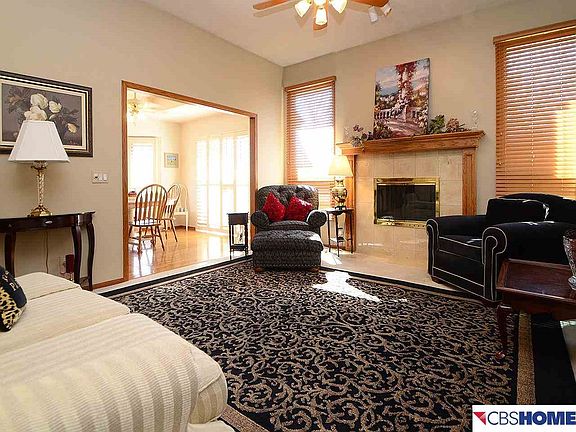 4th image of 15517 Burdette St